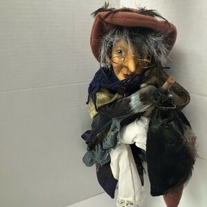 Show-Stoppers, Inc WANDA R190 Hanging Witch Collectible New In Box